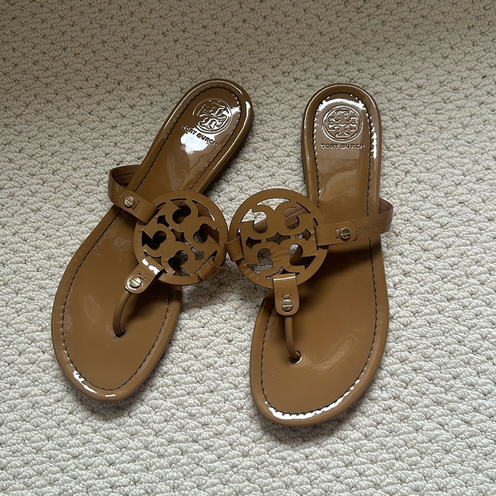 Tory Burch Patent Miller Sandles